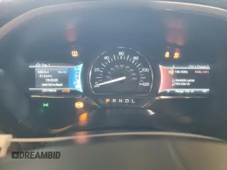 2019 Lincoln MKZ Hybrid Reserve II with VIN 3LN6L5MU2KR620987, listed as a Copart auction lot 45592715 with 205,169 mi miles and Salvage title. Bid and sale history available at DreamBid. Image 9.