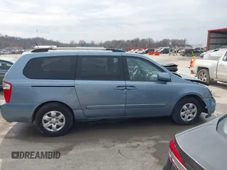 2010 Kia Sedona LX with VIN KNDMG4C34A6324741, listed as a IAAI auction lot 41665347 with 135,904 mi miles. Bid and sale history available at carsss.com. Image 14.