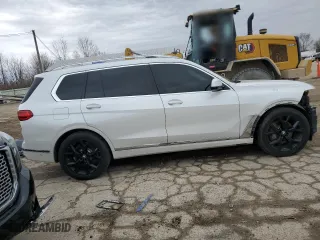 2020 BMW X7 xDrive40i with VIN 5UXCW2C01L9A02909, listed as a Copart auction lot 49825155 with 0 mi miles and Salvage Title. Bid and sale history available at carsss.com. Image 3.