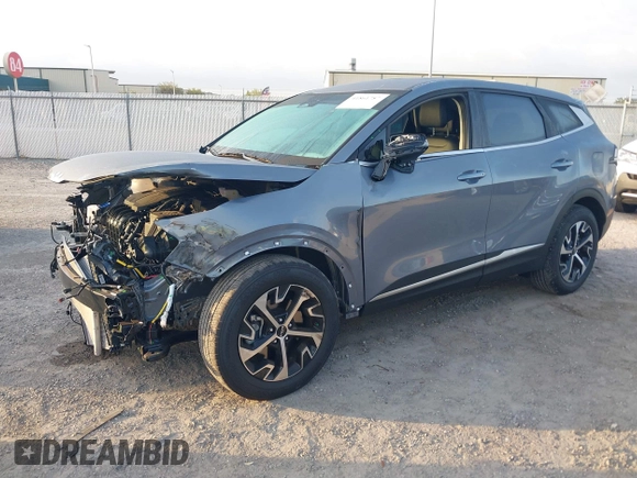 2024 Kia Sportage EX with VIN 5XYK33DF7RG215608, listed as a IAAI auction lot 41861787 with 3,517 mi miles. Bid and sale history available at carsss.com. Image 2.