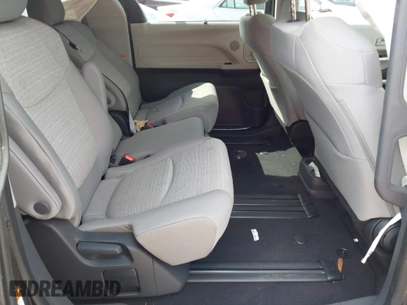 2024 Toyota Sienna LE with VIN 5TDKRKEC5RS202419, listed as a IAAI auction lot 41876213 with 14,986 mi miles. Bid and sale history available at carsss.com. Image 8.