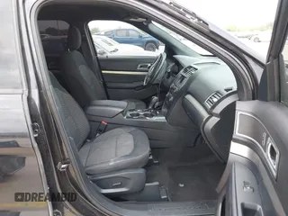 2019 Ford Explorer XLT z VIN 1FM5K7D85KGB06880, wystawiony jako IAAI lot #42158231 z przebiegiem 66 029 mil mil oraz . Historia ofert i sprzedaży dostępna na DreamBid. Obrazek 5.