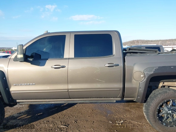 2015 Chevrolet Silverado 1500 LT with VIN 3GCUKREC9FG322269, listed as a IAAI auction lot 41298687 with 147,336 mi miles. Bid and sale history available at carsss.com. Image 15.