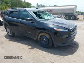 2017 Jeep Cherokee Latitude z VIN 1C4PJLCB2HD222277, wystawiony jako IAAI lot #42270866 z przebiegiem 172 742 mil mil oraz . Historia ofert i sprzedaży dostępna na DreamBid. Obrazek 1.