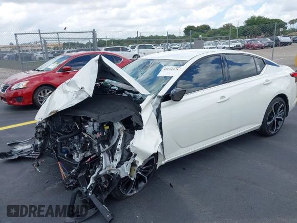 2024 Nissan Altima SR z VIN 1N4BL4CVXRN427304, wystawiony jako IAAI lot #42194928 z przebiegiem 10 679 mil mil oraz . Historia ofert i sprzedaży dostępna na DreamBid. Obrazek 17.