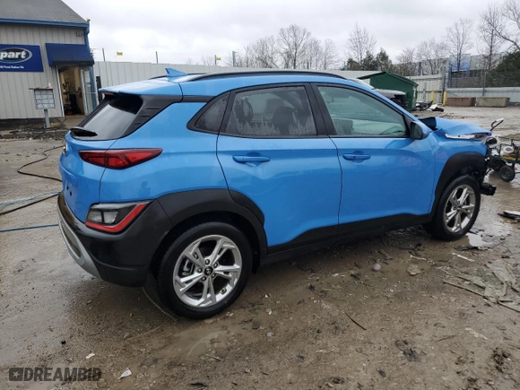 2022 Hyundai Kona SEL with VIN KM8K62AB0NU761786, listed as a Copart auction lot 84078254 with 10,654 mi miles and Salvage Title. Bid and sale history available at carsss.com. Image 3.