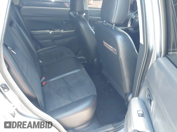 2018 Mitsubishi Outlander SE with VIN JA4AP3AW9JU012575, listed as a IAAI auction lot 42303672 with 97,524 mi miles and . Bid and sale history available at DreamBid. Image 8.