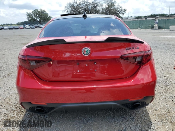 2020 Alfa Romeo Giulia Ti Sport z VIN ZARFAMBN9L7638983, wystawiony jako Copart lot #58692915 z przebiegiem Nie podano mil oraz Nie do naprawy • Non repairable. Historia ofert i sprzedaży dostępna na DreamBid. Obrazek 6.