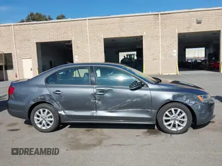 2011 Volkswagen Jetta SE с VIN 3VWDZ7AJ9BM395509, выставлен на аукционе IAAI как лот 41856879 с пробегом 126 169 миль миль и . История ставок и продаж доступна на DreamBid. Изображение 13.