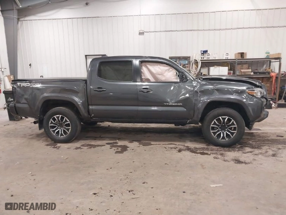 2020 Toyota Tacoma 4WD SR5 with VIN 3TMCZ5AN9LM355230, listed as a IAAI auction lot 41240351 with 122,164 mi miles. Bid and sale history available at carsss.com. Image 13.