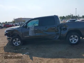 2019 Ram 1500 Big Horn z VIN 1C6RRFFGXKN709911, wystawiony jako IAAI lot #40337177 z przebiegiem 124 338 mil mil oraz . Historia ofert i sprzedaży dostępna na DreamBid. Obrazek 14.