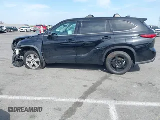 2021 Toyota Highlander L with VIN 5TDZZRAH1MS519762, listed as a IAAI auction lot 42039810 with 44,832 mi miles and . Bid and sale history available at DreamBid. Image 14.