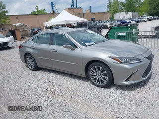 2019 Lexus ES 350 z VIN 58ABZ1B13KU015358, wystawiony jako IAAI lot #42142214 z przebiegiem 84 766 mil mil oraz . Historia ofert i sprzedaży dostępna na DreamBid. Obrazek 1.
