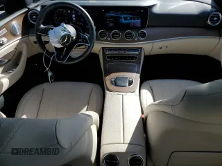 2021 Mercedes-Benz E 350 z VIN W1KZF8DB6MA919605, wystawiony jako Copart lot #57729745 z przebiegiem 19 142 mil mil oraz Szkoda całkowita • Salvage title. Historia ofert i sprzedaży dostępna na DreamBid. Obrazek 8.