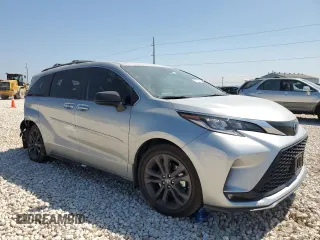 2024 Toyota Sienna XSE with VIN 5TDXRKEC0RS205640, listed as a Copart auction lot 49013925 with 4,340 mi miles and Salvage Title. Bid and sale history available at carsss.com. Image 4.