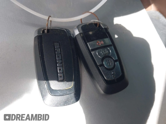 2022 Ford Bronco с VIN 1FMEE5BP9NLB05314, выставлен на аукционе IAAI как лот 41910228 с пробегом Не указан миль и . История ставок и продаж доступна на DreamBid. Изображение 11.