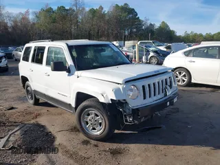 2016 Jeep Patriot Sport SE with VIN 1C4NJPBAXGD726730, listed as a IAAI auction lot 38298268 with 95,716 mi miles and . Bid and sale history available at carsss.com. Image 1.