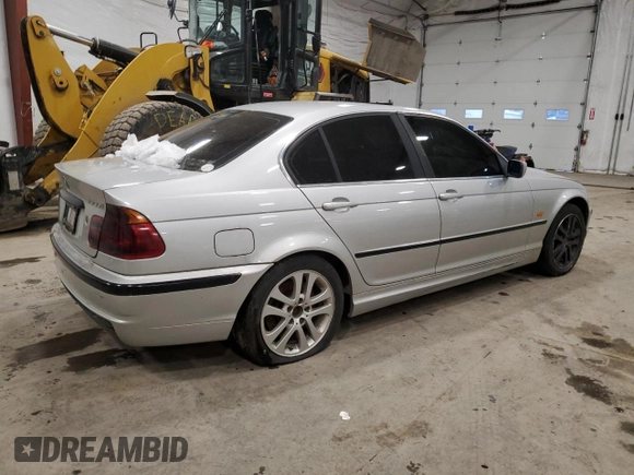 2001 BMW 3 Series 330i with VIN WBAAV53441JR80116, listed as a Copart auction lot 43047255 with 167,625 mi miles and Salvage Title. Bid and sale history available at carsss.com. Image 3.