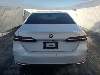 2024 BMW 5 Series 530i with VIN WBA43FJ00RCP86031, listed as a Copart auction lot 42641655 with 26,187 mi miles and Clean Title. Bid and sale history available at carsss.com. Image 6.