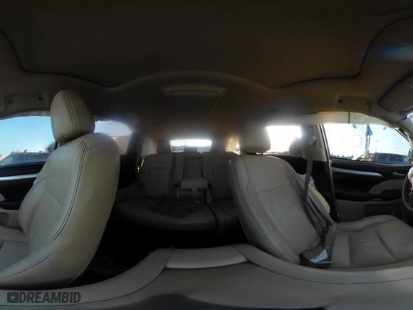 2014 Toyota Highlander XLE with VIN 5TDKKRFH9ES032261, listed as a IAAI auction lot 41429104 with 155,174 mi miles. Bid and sale history available at carsss.com. Image 18.