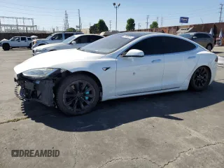 2018 Tesla Model S 75D z VIN 5YJSA1E23JF281008, wystawiony jako Copart lot #67406064 z przebiegiem 151 054 mil mil oraz Szkoda całkowita • Salvage title. Historia ofert i sprzedaży dostępna na DreamBid. Obrazek 1.