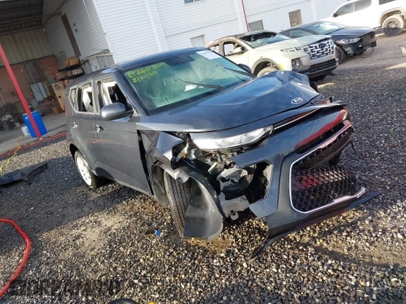 2020 Kia Soul LX with VIN KNDJ23AU2L7716198, listed as a IAAI auction lot 41667038 with 38,344 mi miles. Bid and sale history available at carsss.com. Image 1.