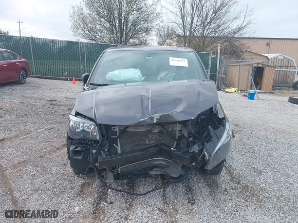 2018 Dodge Grand Caravan GT with VIN 2C4RDGEG8JR220956, listed as a IAAI auction lot 41828202 with 149,386 mi miles. Bid and sale history available at carsss.com. Image 13.