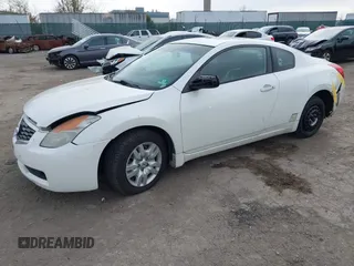 2009 Nissan Altima S z VIN 1N4AL24E69C199702, wystawiony jako IAAI lot #40865157 z przebiegiem 211 436 mil mil oraz . Historia ofert i sprzedaży dostępna na DreamBid. Obrazek 16.