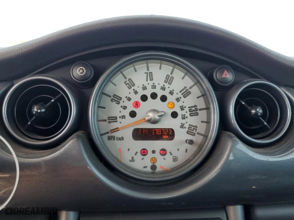 2004 MINI Cooper Hardtop S with VIN WMWRE33494TD88603, listed as a Copart auction lot 54374835 with 178,723 mi miles and Clean Title. Bid and sale history available at carsss.com. Image 9.