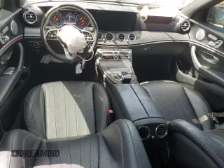 2019 Mercedes-Benz E 300 z VIN WDDZF4JB0KA562691, wystawiony jako Copart lot #56961235 z przebiegiem 84 666 mil mil oraz Nie do naprawy • Non repairable. Historia ofert i sprzedaży dostępna na DreamBid. Obrazek 8.