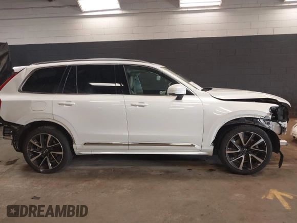 2023 Volvo XC90 Plus with VIN YV4062PN1P1985051, listed as a IAAI auction lot 41890979 with 60,922 mi miles. Bid and sale history available at carsss.com. Image 14.
