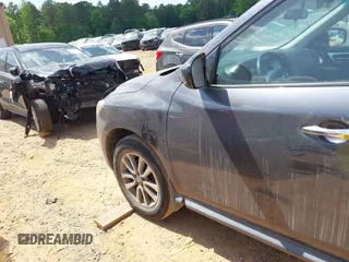 2014 Nissan Pathfinder SV with VIN 5N1AR2MM7EC710811, listed as a IAAI auction lot 42142870 with 158,803 mi miles. Bid and sale history available at carsss.com. Image 17.