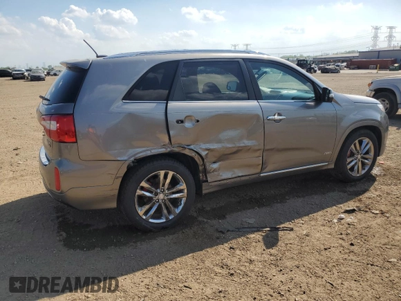 2014 Kia Sorento SX Limited z VIN 5XYKWDA77EG542661, wystawiony jako Copart lot #56428575 z przebiegiem 141 416 mil mil oraz Szkoda całkowita • Salvage title. Historia ofert i sprzedaży dostępna na DreamBid. Obrazek 3.
