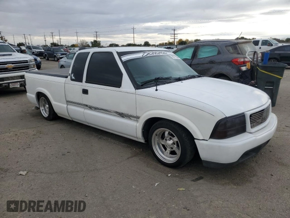 2000 GMC Sonoma SLS z VIN 1GTCS19W8Y8176036, wystawiony jako Copart lot #78777564 z przebiegiem 159 084 mil mil oraz Szkody całkowita. Historia ofert i sprzedaży dostępna na DreamBid. Obrazek 4.