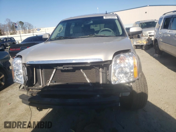 2009 GMC Yukon XL SLT w/4SB with VIN 1GKFC36J69R249726, listed as a Copart auction lot 88435855 with 319,979 mi miles and Salvage Title. Bid and sale history available at carsss.com. Image 5.