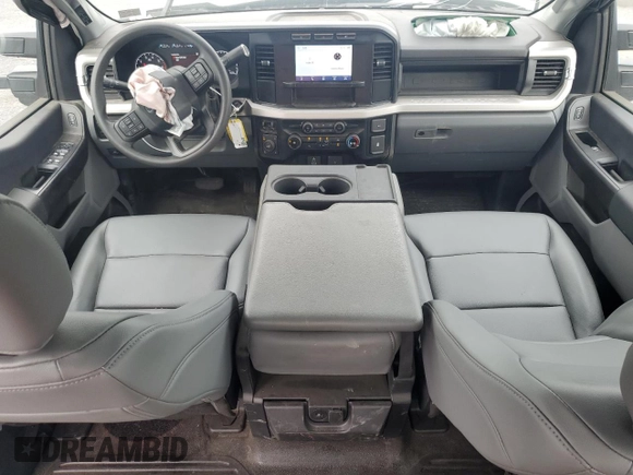 2024 Ford F-250 XL z VIN 1FT7W2BA9REC55812, wystawiony jako Copart lot #64114595 z przebiegiem 12 778 mil mil oraz Czysty tytuł • Clean title. Historia ofert i sprzedaży dostępna na DreamBid. Obrazek 8.