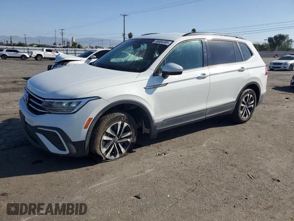 2022 Volkswagen Tiguan S with VIN 3VV1B7AXXNM120171, listed as a Copart auction lot 55880305 with 49,830 mi miles and Salvage title. Bid and sale history available at DreamBid. Image 1.