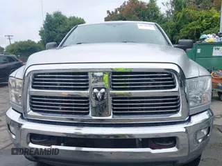 2010 Dodge 2500 SLT z VIN 3D7UT2CL9AG130789, wystawiony jako IAAI lot #42358839 z przebiegiem 128 802 mil mil oraz . Historia ofert i sprzedaży dostępna na DreamBid. Obrazek 12.