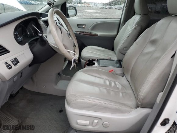 2014 Toyota Sienna XLE with VIN 5TDYK3DC1ES450649, listed as a Copart auction lot 49853835 with 86,621 mi miles and Salvage Title. Bid and sale history available at carsss.com. Image 7.