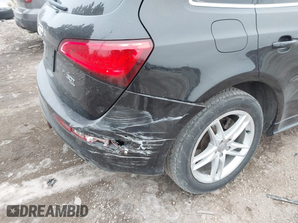 2014 Audi Q5 Premium Plus z VIN WA1DGAFPXEA091359, wystawiony jako IAAI lot #41435590 z przebiegiem 181 440 mil mil oraz . Historia ofert i sprzedaży dostępna na DreamBid. Obrazek 6.