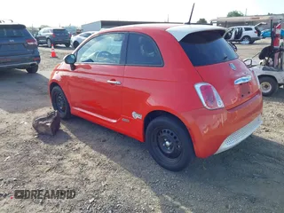 2014 FIAT 500e z VIN 3C3CFFGE3ET245079, wystawiony jako IAAI lot #42099527 z przebiegiem 47 088 mil mil oraz . Historia ofert i sprzedaży dostępna na DreamBid. Obrazek 3.