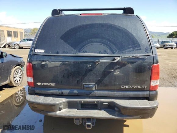 2005 Chevrolet Tahoe Z71 with VIN 1GNEC13T35R187480, listed as a Copart auction lot 49516655 with 249,321 mi miles and Salvage Title. Bid and sale history available at carsss.com. Image 6.