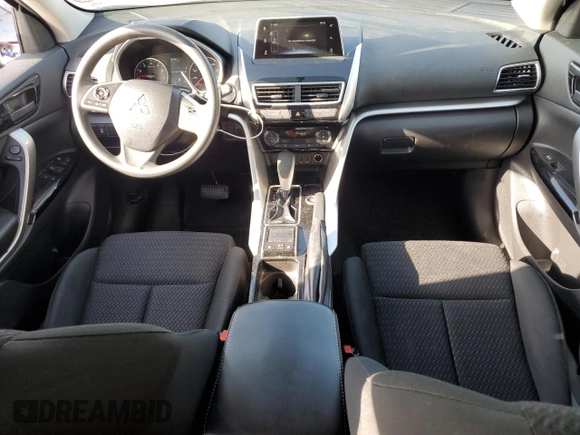 2018 Mitsubishi Eclipse Cross LE z VIN JA4AT4AA7JZ056146, wystawiony jako Copart lot #48688025 z przebiegiem 85 528 mil mil oraz Szkoda całkowita • Salvage title. Historia ofert i sprzedaży dostępna na DreamBid. Obrazek 8.