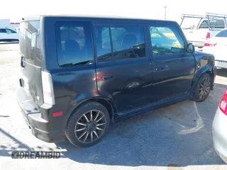 2006 Scion xB z VIN JTLKT324264092865, wystawiony jako IAAI lot #41720362 z przebiegiem 576 407 mil mil oraz . Historia ofert i sprzedaży dostępna na DreamBid. Obrazek 4.