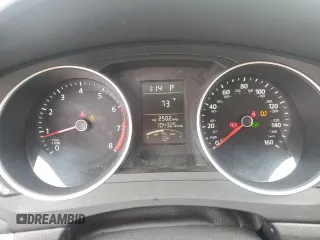 2015 Volkswagen Jetta SE z VIN 3VWD07AJ0FM252092, wystawiony jako Copart lot #56682945 z przebiegiem 104 325 mil mil oraz Czysty tytuł • Clean title. Historia ofert i sprzedaży dostępna na DreamBid. Obrazek 9.
