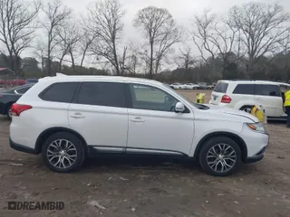 2017 Mitsubishi Outlander SE with VIN JA4AD3A36HZ039163, listed as a IAAI auction lot 41485061 with 87,035 mi miles. Bid and sale history available at carsss.com. Image 13.