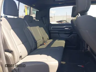 2019 Ram 1500 Big Horn z VIN 1C6RRFFG8KN710927, wystawiony jako IAAI lot #41850421 z przebiegiem 66 007 mil mil oraz . Historia ofert i sprzedaży dostępna na DreamBid. Obrazek 8.