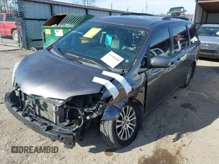 2020 Toyota Sienna XLE Auto Access Seat with VIN 5TDYZ3DC9LS049133, listed as a IAAI auction lot 41705488 with 62,216 mi miles. Bid and sale history available at carsss.com. Image 22.