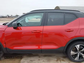 2021 Volvo XC40 with VIN YV4ED3UR7M2564563, listed as a IAAI auction lot 41578313 with 32,293 mi miles and . Bid and sale history available at carsss.com. Image 14.