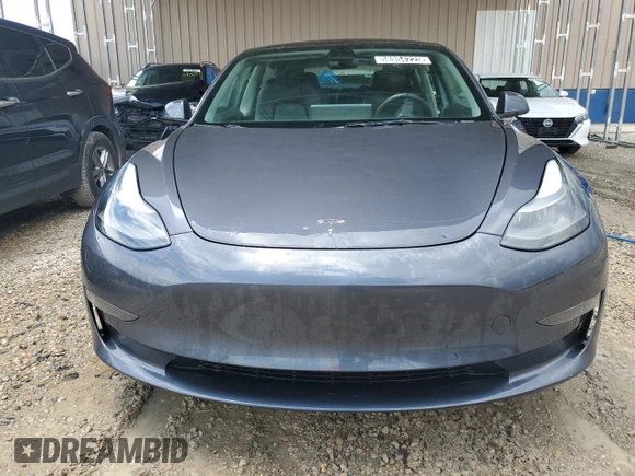 2022 Tesla Model 3 z VIN 5YJ3E1EA3NF287056, wystawiony jako Copart lot #58954225 z przebiegiem 132 196 mil mil oraz Czysty tytuł • Clean title. Historia ofert i sprzedaży dostępna na DreamBid. Obrazek 5.